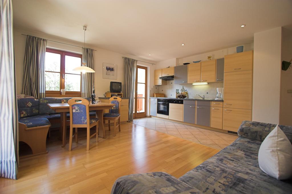 Apartments Dilln Guetl ตีเรส ห้อง รูปภาพ