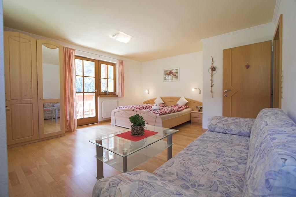 Apartments Dilln Guetl ตีเรส ห้อง รูปภาพ